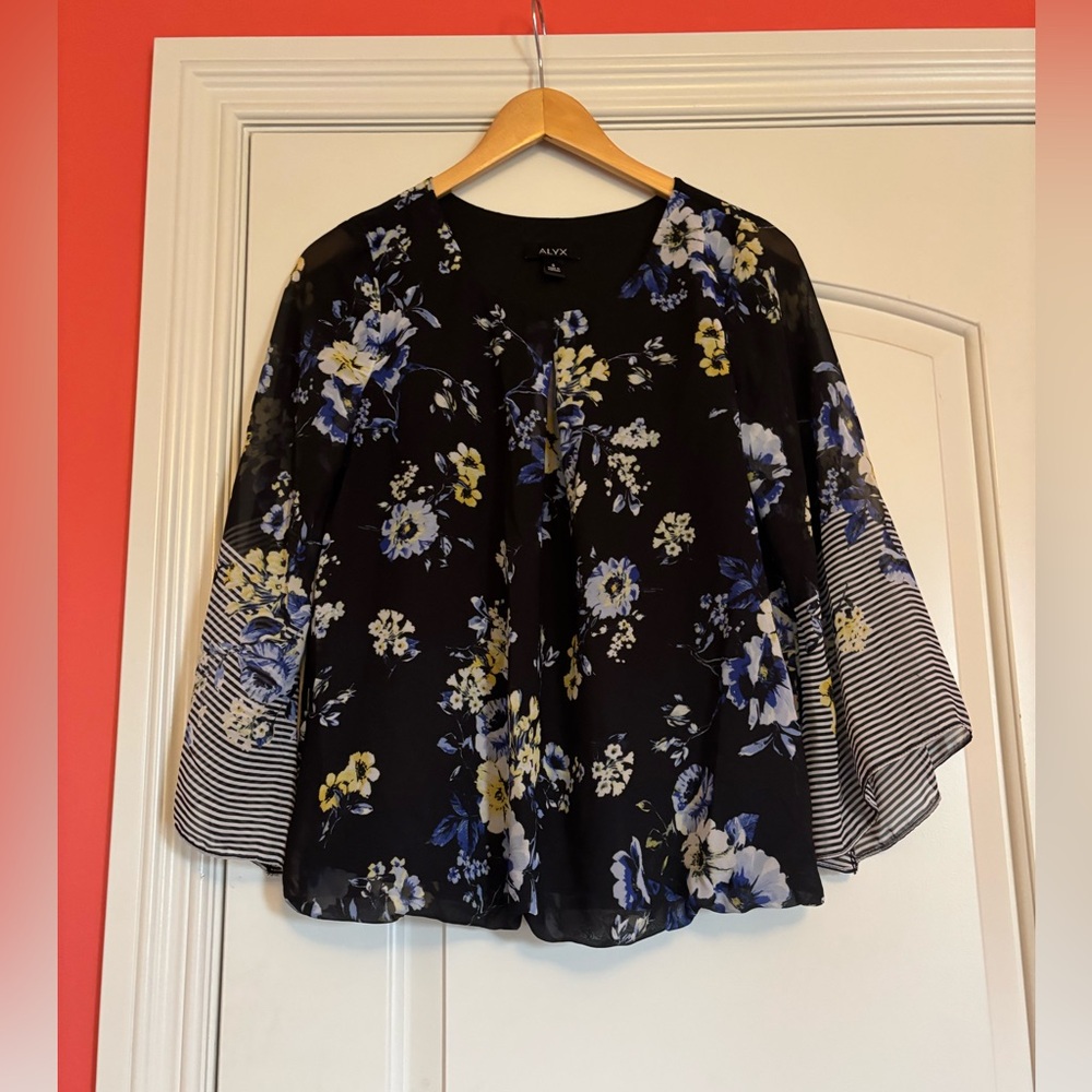 ALYX Women's Floral Navy Blouse with Stripe Sleeves in Small
